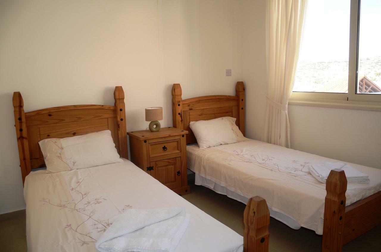 Top Floor, 2 Bedroom Apartment Vanessa D204, Free Wifi, Village View Peyia Chambre photo